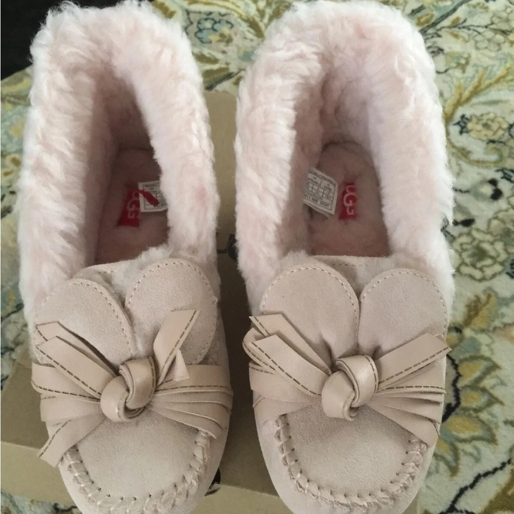 UGG Alena Girls pink suede Bow Moccasins flat shoes fur slip-on USA 5 new in box